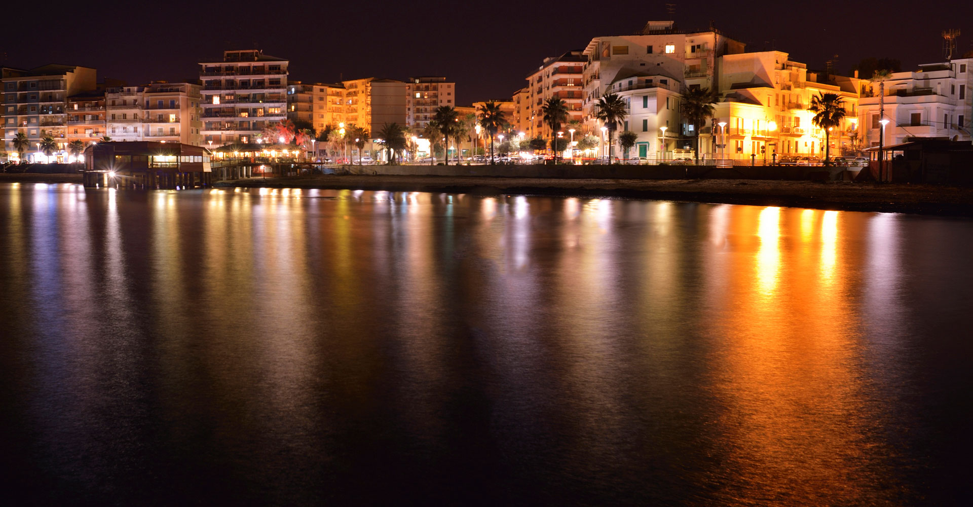 Una rotonda sul mare